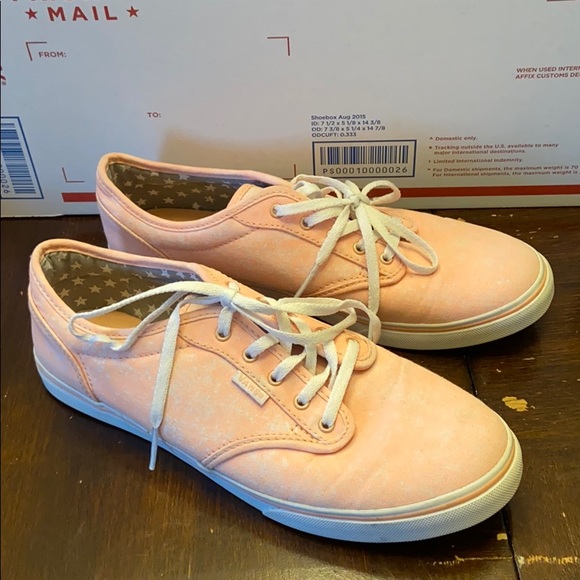 🎉 Almost new women’s van’s size 9.5 - Picture 1 of 8